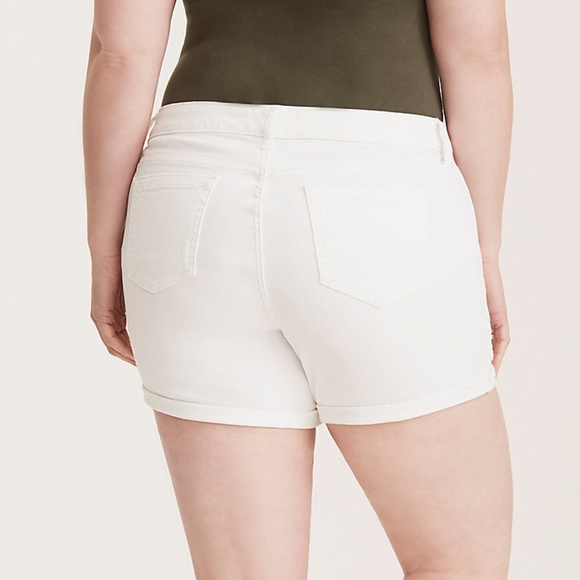 TORRID WHITE WASH SHORTS - Picture 3 of 3
